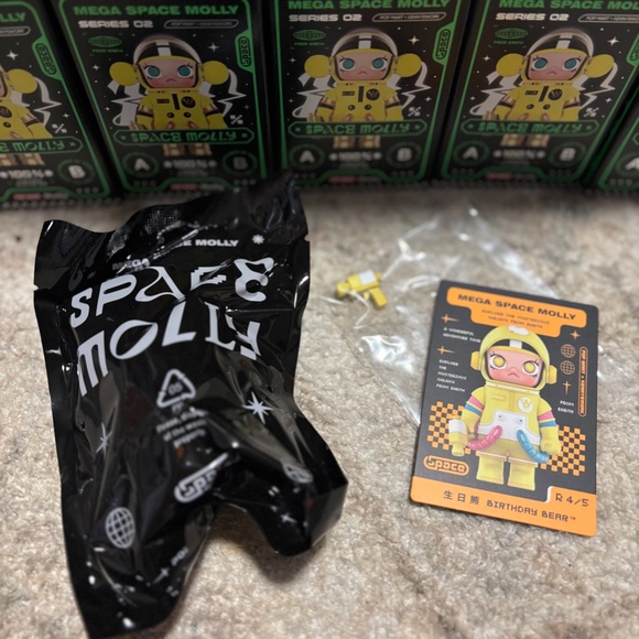 Mega Space Molly 100% SECRET_ Birthday Bear_Care Bear - Picture 2 of 6